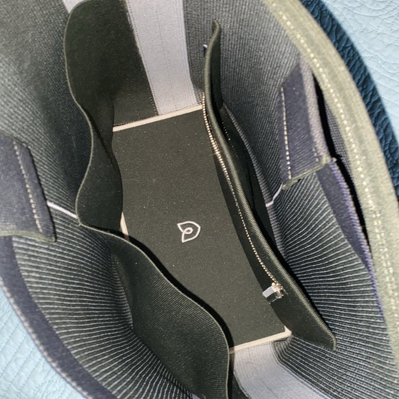 Rothy’s Forest Green Bucket Bag - Picture 3 of 4